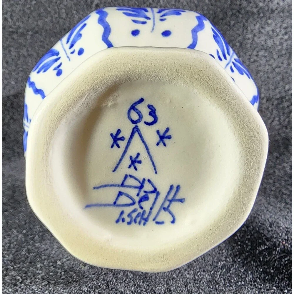Beautiful Vintage ~ DELFT Vase ~ Hand Painted - De Delftse Pauw Factory, Mold 63